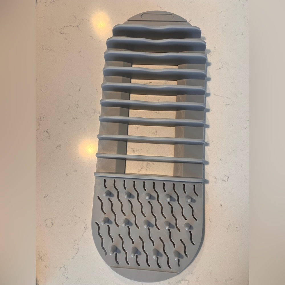 Grey Plastic Easy Store Dish Dryer/Drainer - Like New!